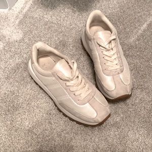 H&M puffy white shoes